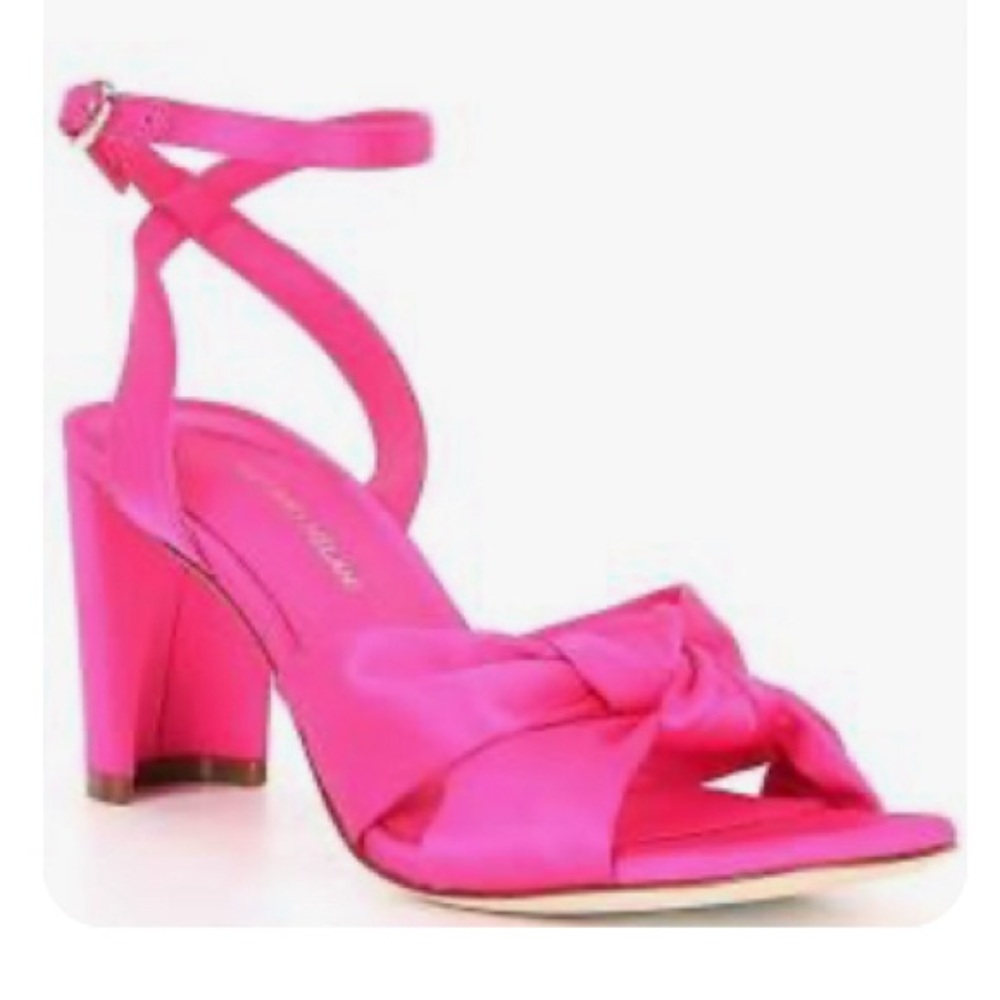 Size 7.5 Womens Excellent Antonio Melani Sandals Satin fabric knotted bow